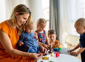 Minder depressies en angsten onder kinderen die naar de opvang gaan